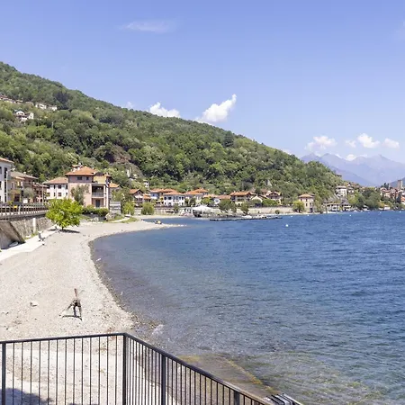 بيت للعطل By *