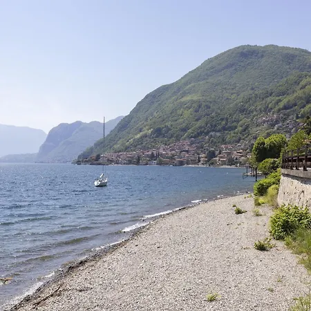 Сasa de vacaciones By *